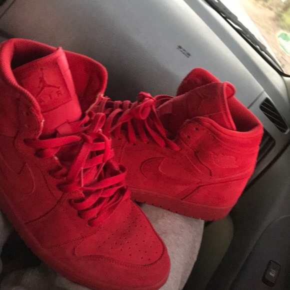 all red jordan 1 suede